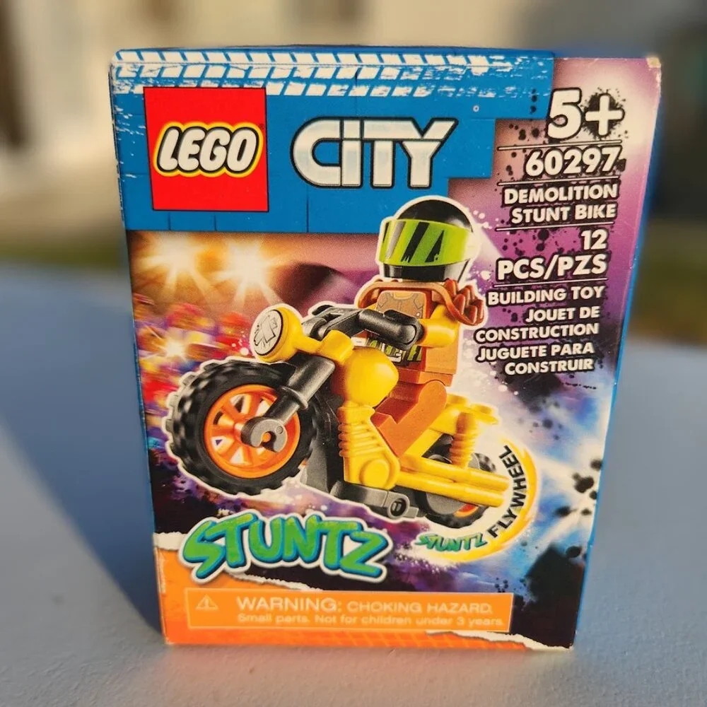 NEW LEGO 60297 City Stuntz Fly wheel Motorcycle Minifigure CHRISTMAS STOCKING ST
